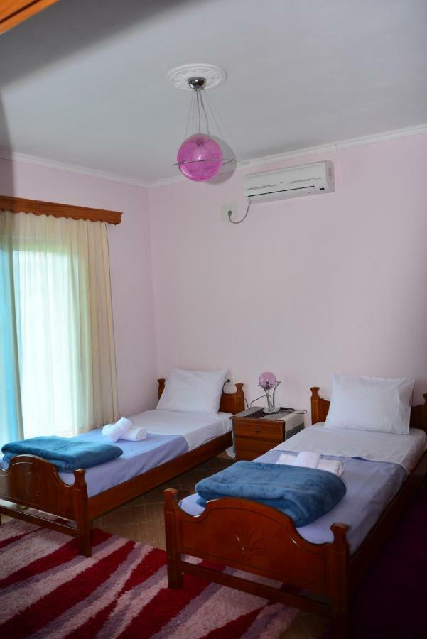 Hotel Villa Ago Permet Bagian luar foto
