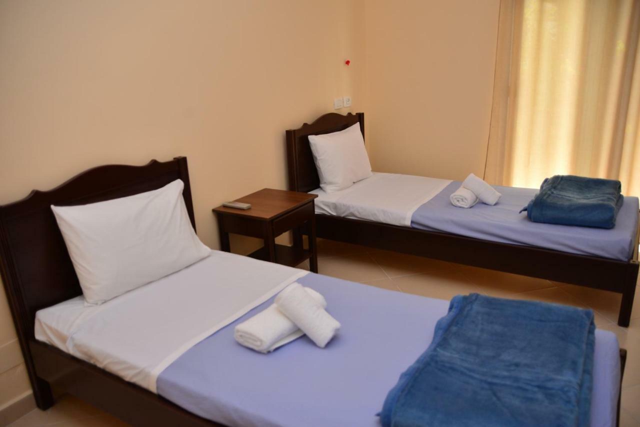 Hotel Villa Ago Permet Bagian luar foto