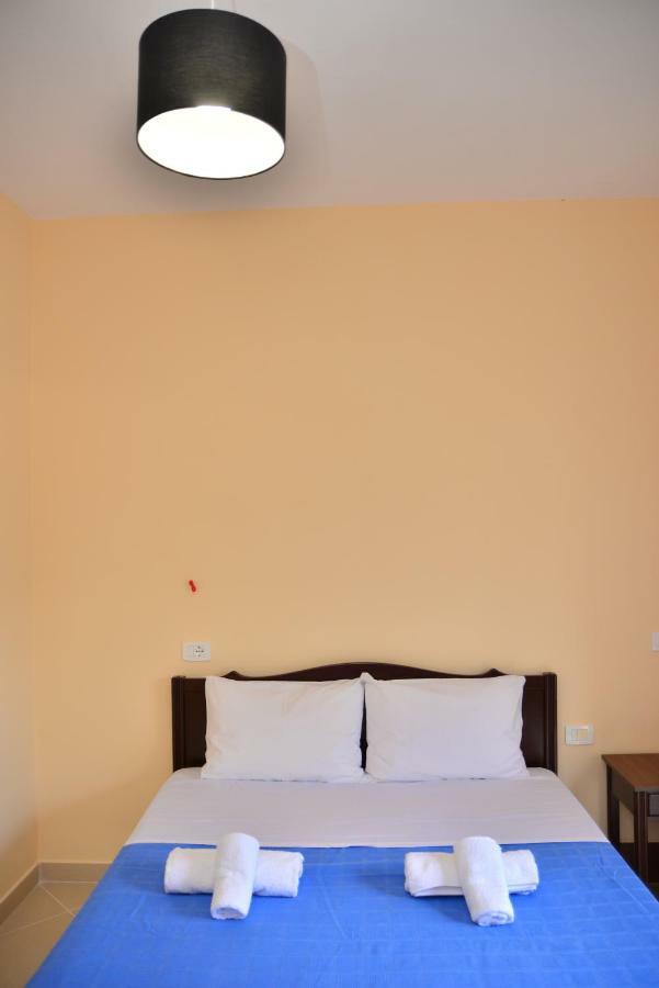 Hotel Villa Ago Permet Bagian luar foto