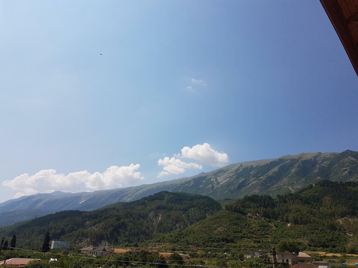 Hotel Villa Ago Permet Bagian luar foto