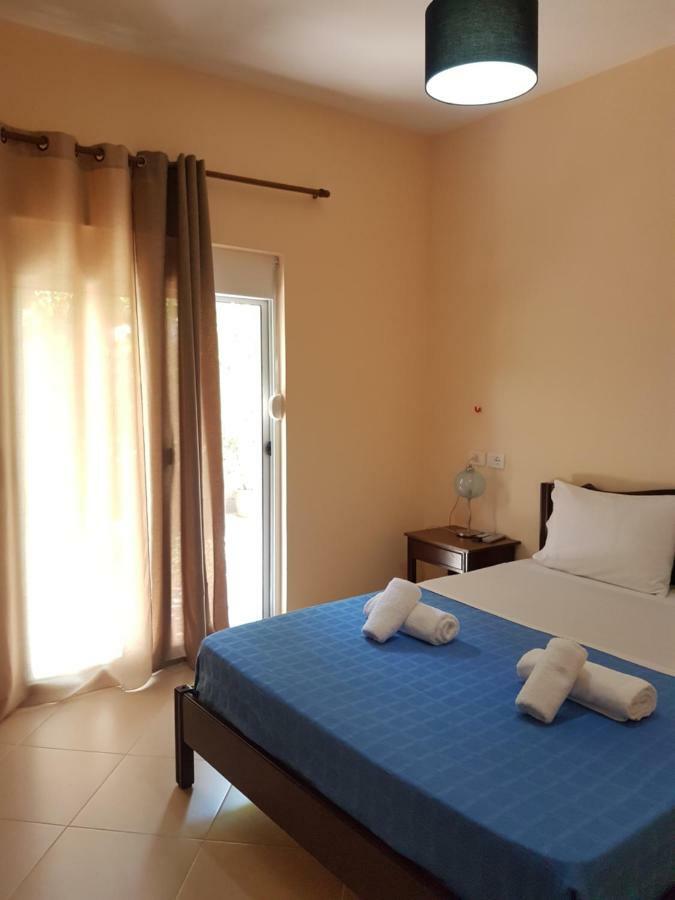 Hotel Villa Ago Permet Bagian luar foto