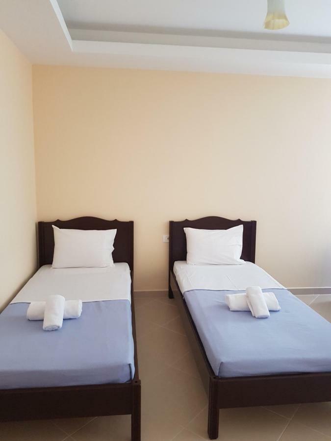 Hotel Villa Ago Permet Bagian luar foto